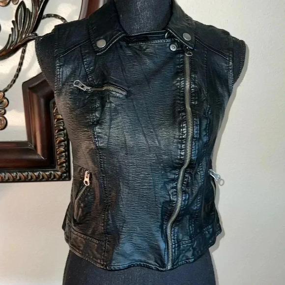 Rock & Republic Women’s Black Imitation Vegan Leather Lined Vest Small - Picture 7 of 16